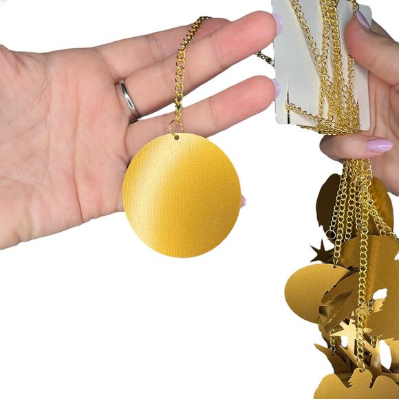 Bookish Box The Serpent and the Wings of Night Garland - December 2024 - Picture 5 of 11